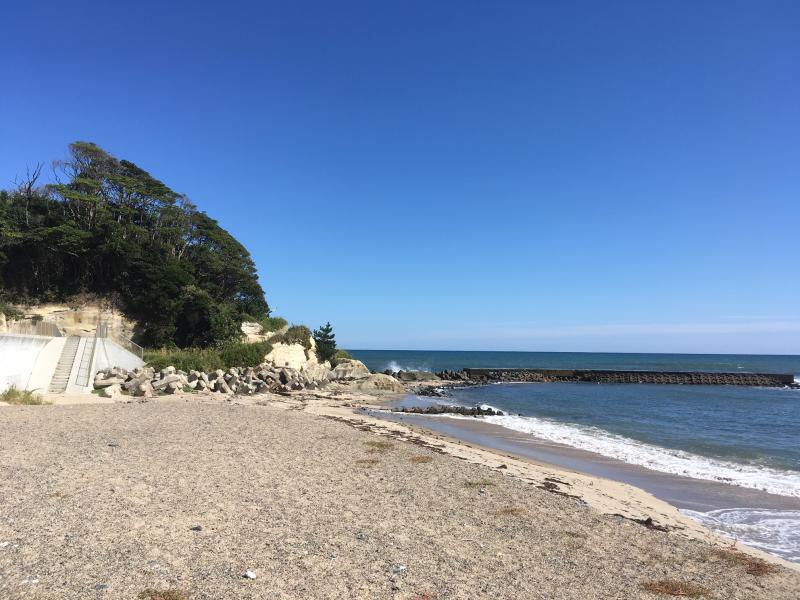 〈現場〉a building site with an ocean view